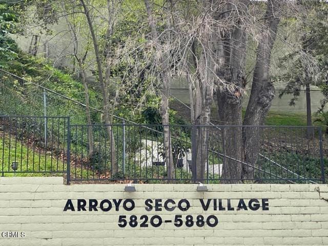 Building Photo - 5850 Benner St