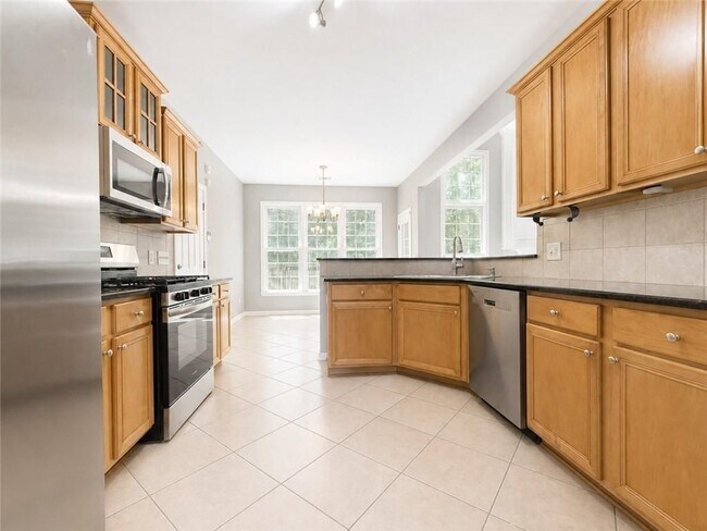 Building Photo - 1707 Hidden Pond Cir