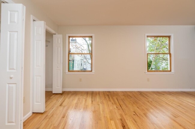 Building Photo - 325 Claremont Ave