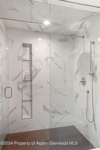 Building Photo - 552 Mountain Laurel Dr