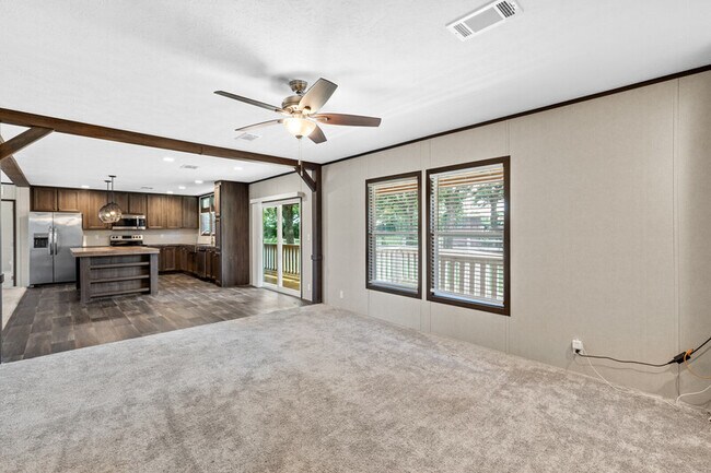 Building Photo - 444 Happy Swaner Ln