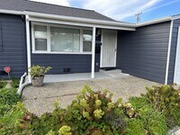 Building Photo - Well Maintained 3 Bedroom, 2 Bath Home