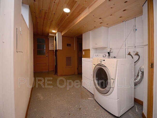 Building Photo - 2511 N 63 St