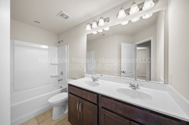 Building Photo - 3129 Hartson Pointe Dr