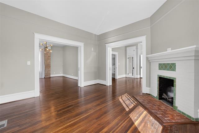 Building Photo - 1630 Mistletoe Blvd