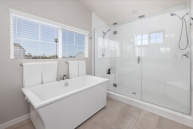 Building Photo - 1416 MacKinnon Ave