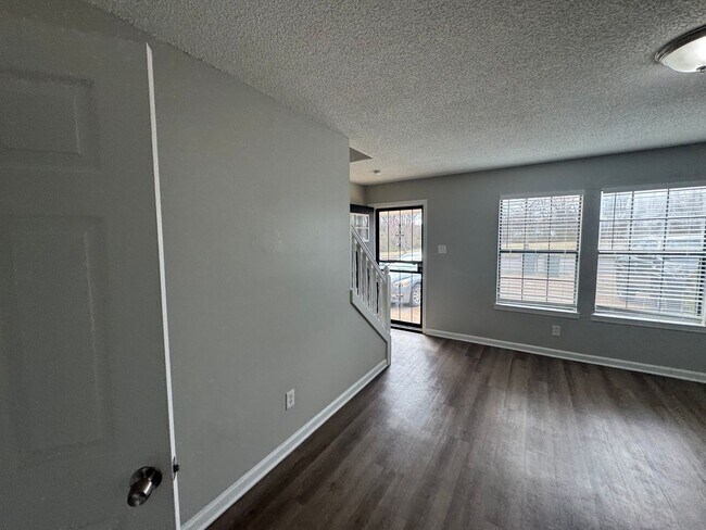 Building Photo - 3546 Christine Rd