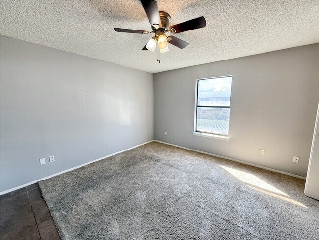 Building Photo - 1024 Southmoor Dr
