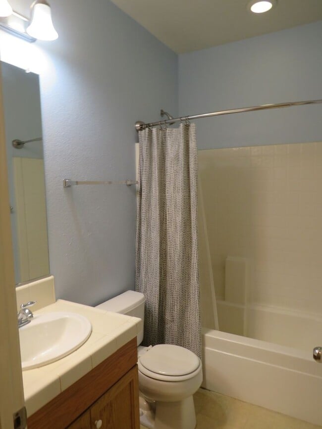 Building Photo - Beautiful 3 bedroom 2 bath coming soon in Orland!