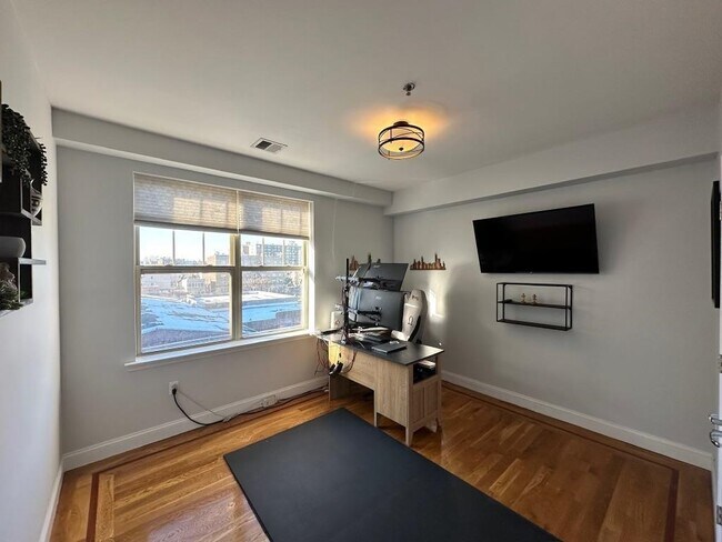 Building Photo - 4401 Park Ave
