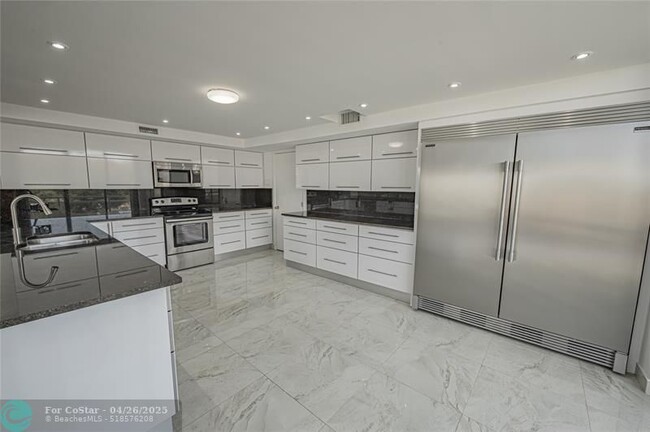 Building Photo - 468 Golden Isles Dr