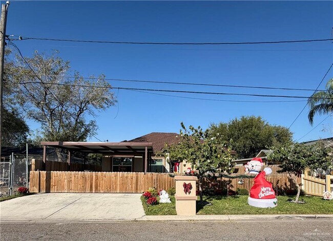 Building Photo - 12 E Wells St