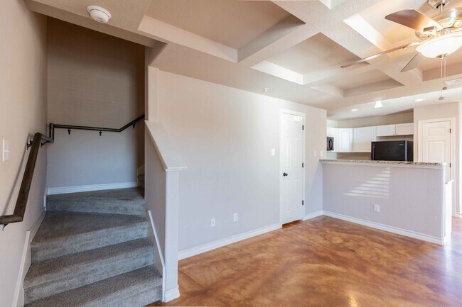 Building Photo - 7314 Colina Way #3