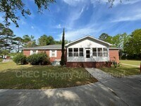 Building Photo - 1132 Children Rd