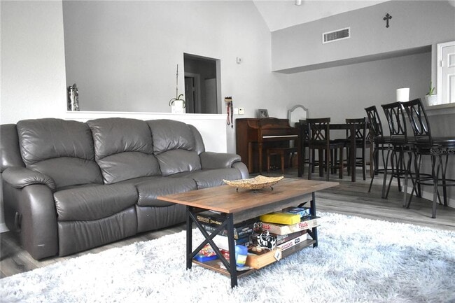 Building Photo - 9078 Lake Chase Island Way
