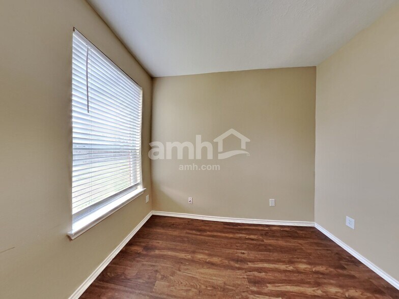 Building Photo - 26004 Castle Meadow Ln