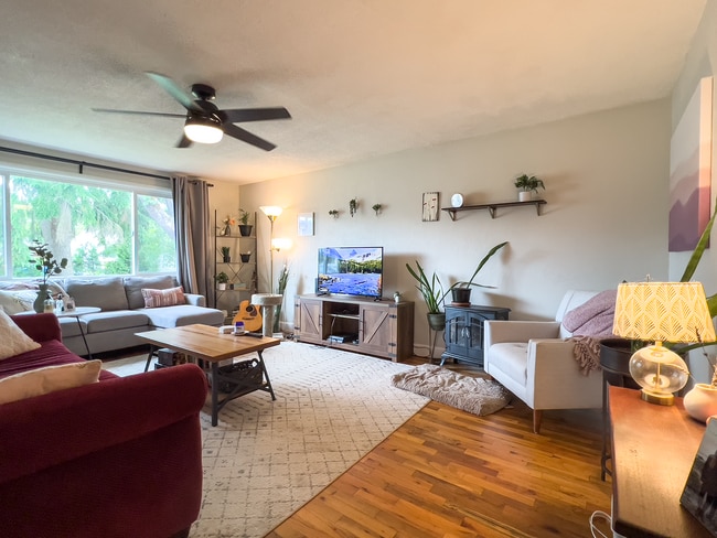 Building Photo - Charming and Cared for 3 bedroom, 1 bath home in the Brentwood-Darlington Neighborhood.