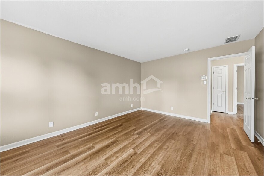 Building Photo - 11447 Drabble Ln