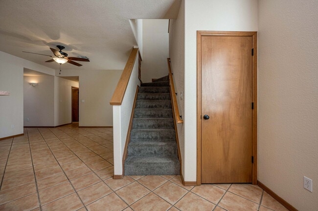 Building Photo - 2353 Saturn Cir