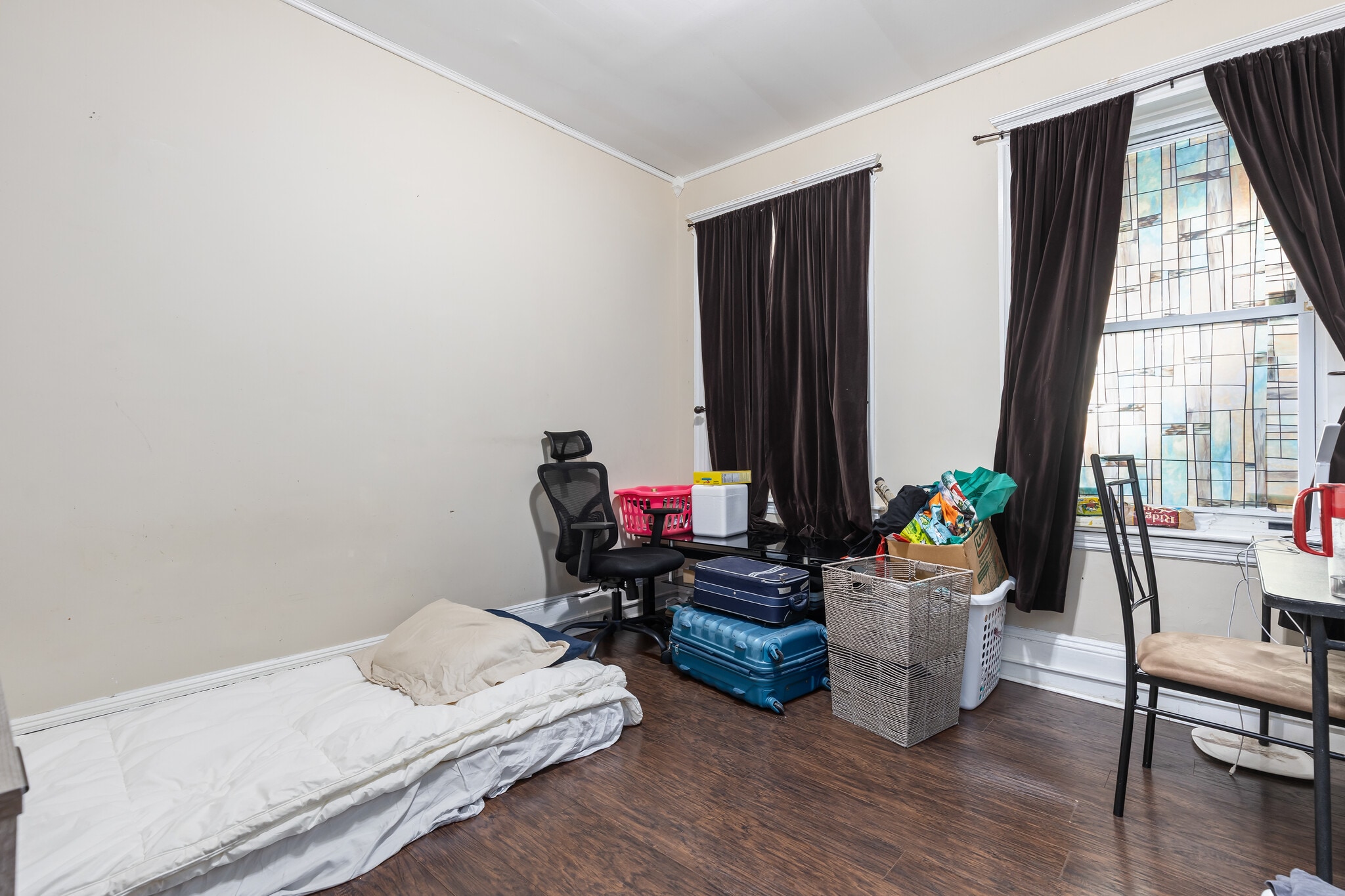 Room 1 - 19 Royal St