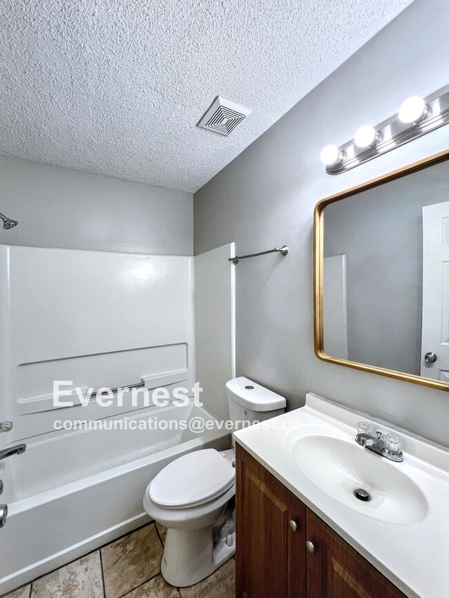 Building Photo - 7091 Foxhall Dr