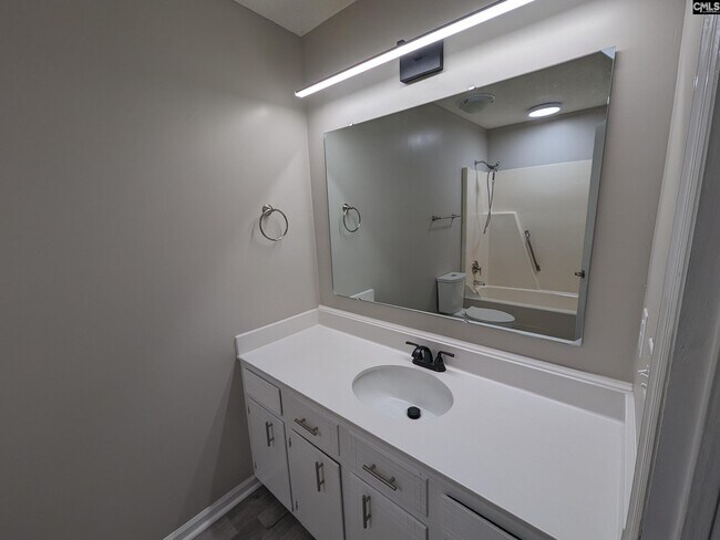 Building Photo - 404 Fox Squirrel Rd
