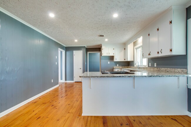 Building Photo - 8830 Manchester Pike