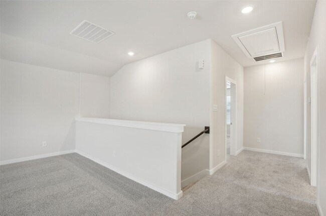 Building Photo - 1567 King Rnch Rd