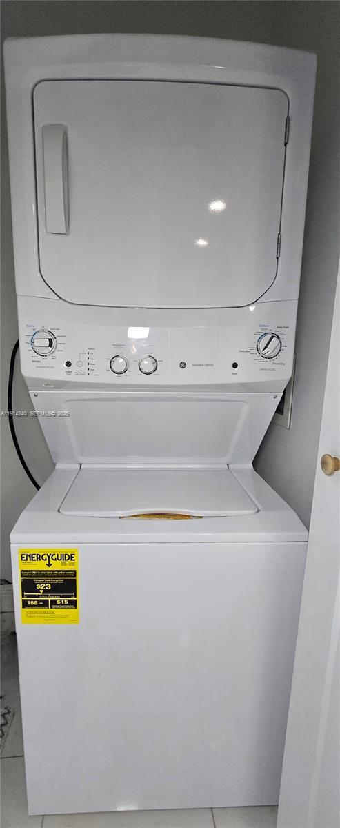 Building Photo - 7901 Hispanola Ave