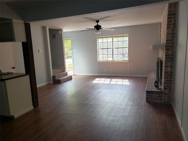Building Photo - 2212 Lanier Dr