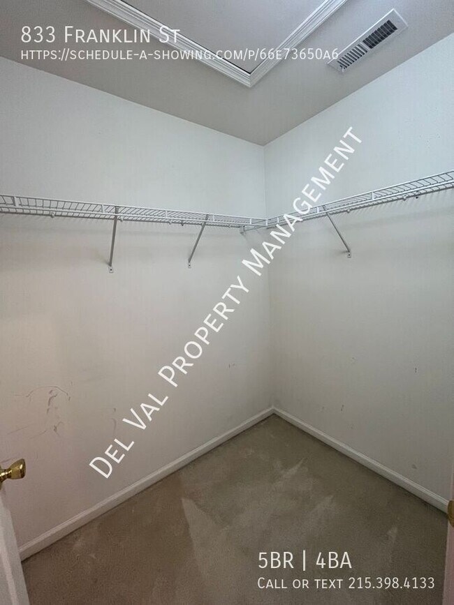 Building Photo - 833 Franklin St