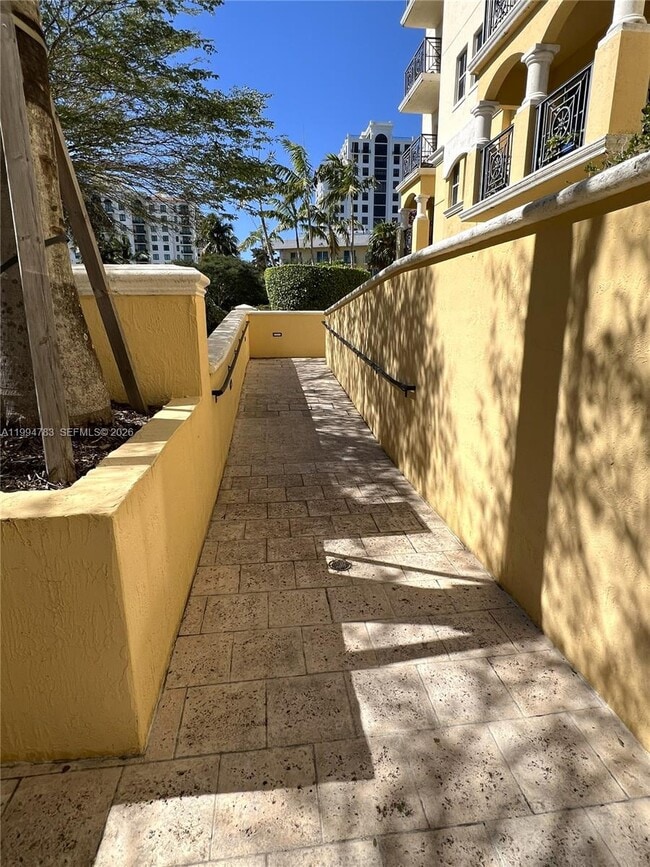 Building Photo - 101 Sidonia Ave