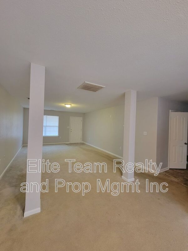 Building Photo - 5123 Raspberry Knoll Dr