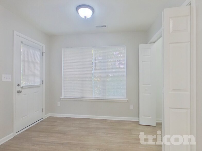 Building Photo - 5020 Osage Cir