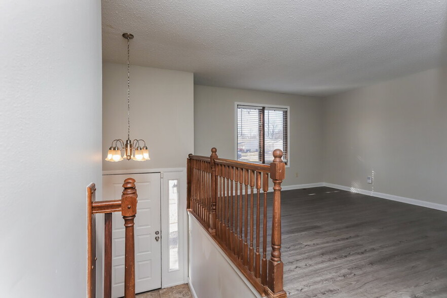 Building Photo - 1253 Advance Dr