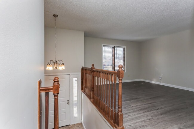 Building Photo - 1253 Advance Dr