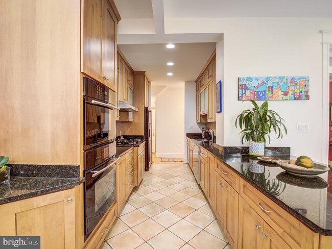 Building Photo - 3629 Ordway St NW