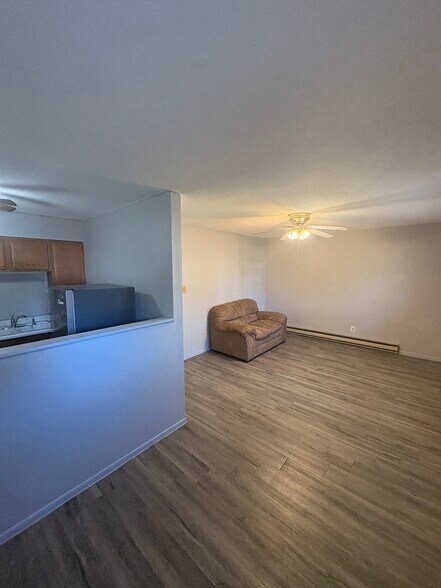 Living - 105 NE 5th Ave