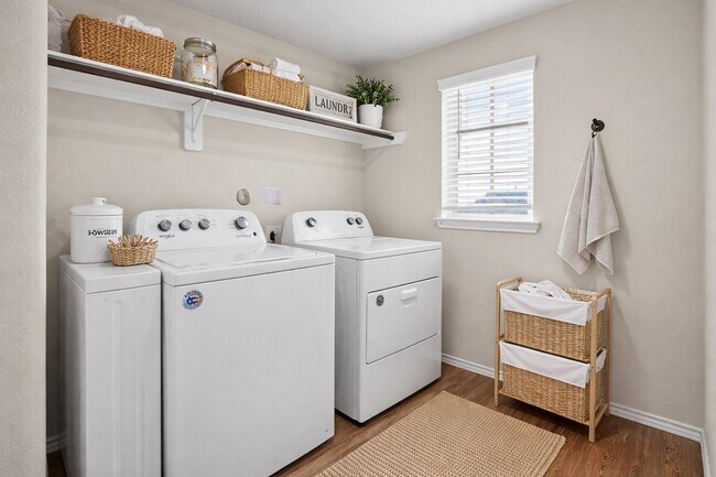 Building Photo - 16817 Pink Wintergreen Dr