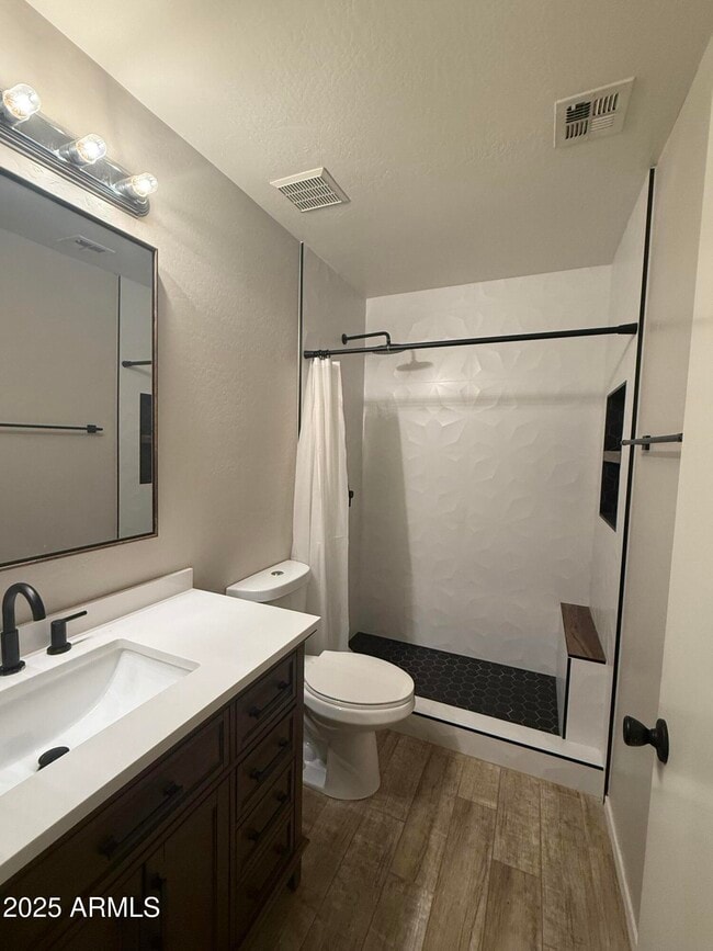 Building Photo - 5418 W Jessica Ln