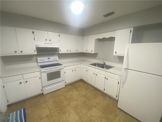 Building Photo - 2920 Jackson St