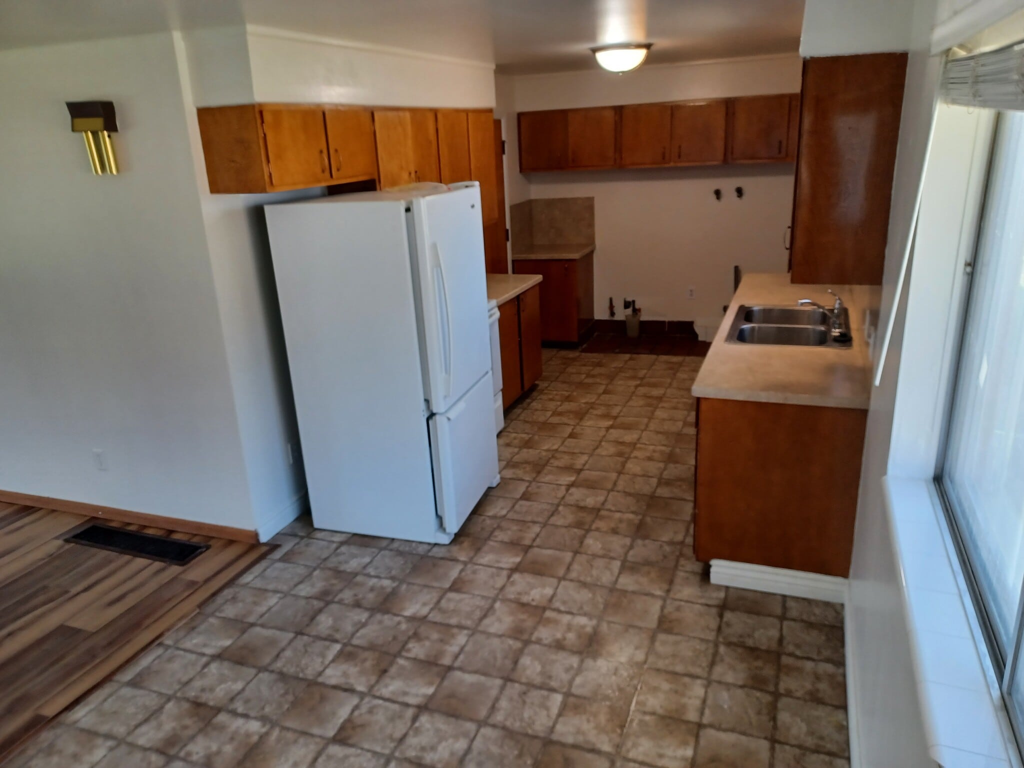 Building Photo - 638 N 400 E
