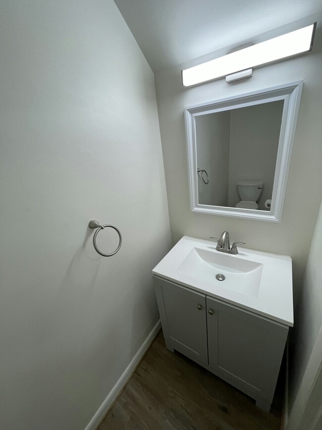 Building Photo - 3953 Old Brook Rd