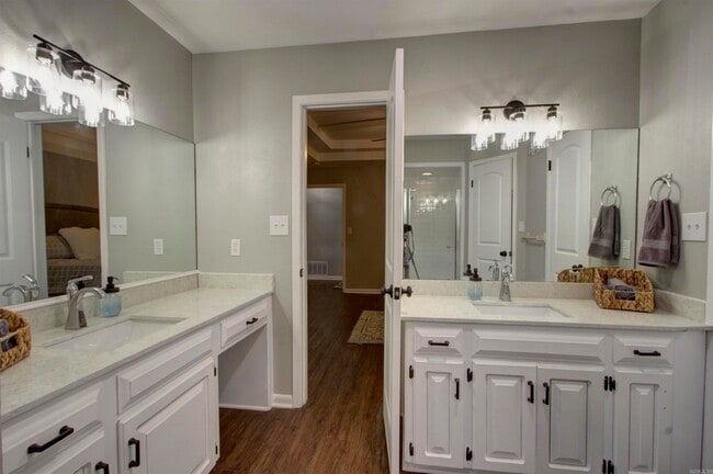 Building Photo - 3514 Skyline Blvd