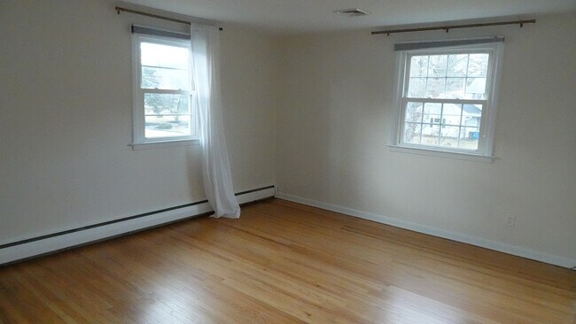 Building Photo - 593 Watford Ln