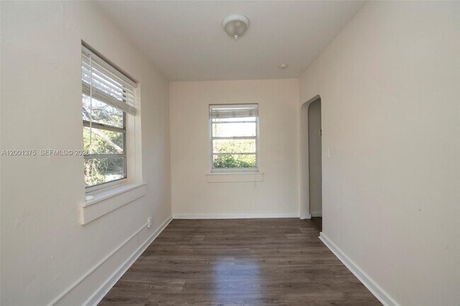 Building Photo - 12247 NE 9th Ave