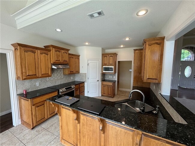 Building Photo - 407 Lyndal Ln