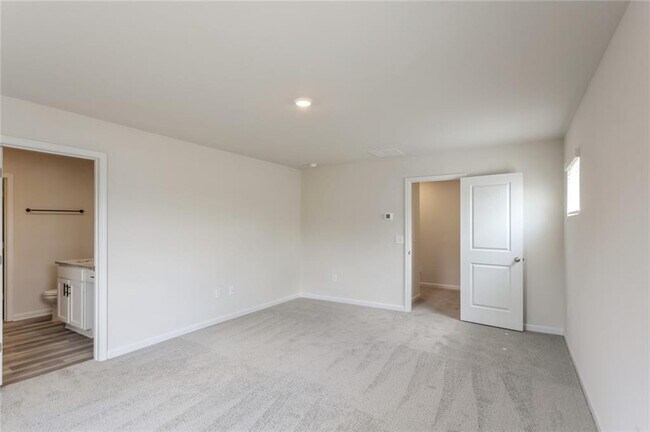 Building Photo - 608 Mackenzie Cv