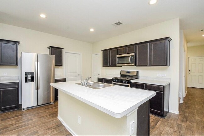 Building Photo - 21170 Alder Oaks Dr