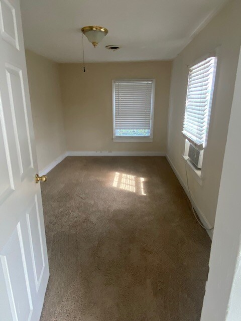 Building Photo - 761 King St